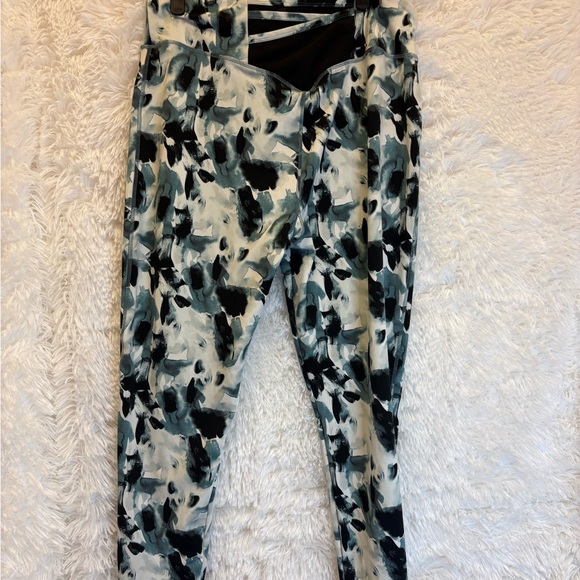 Marissa Olivia Abstract Patterned Leggings - Picture 13 of 16